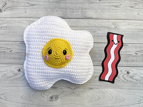 Fried Egg Pillow: Crochet pattern