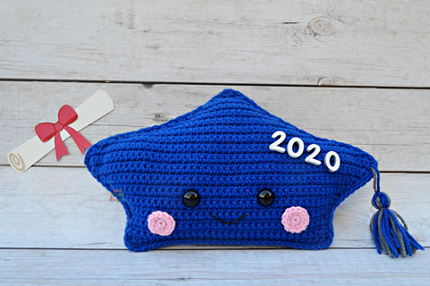 Graduation Cap Crochet Pattern – Kawaii Cuddler®